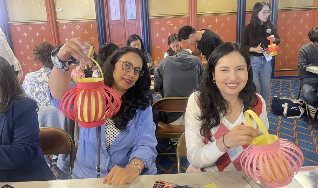 厄瓜多尔基多圣弗朗西斯科大学孔子学院举办灯笼文化手工坊活动1 图片