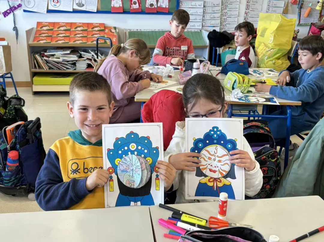 西班牙莱昂大学孔子学院赴当地多所中小学举办“国际中文日”系列庆祝活动 图片