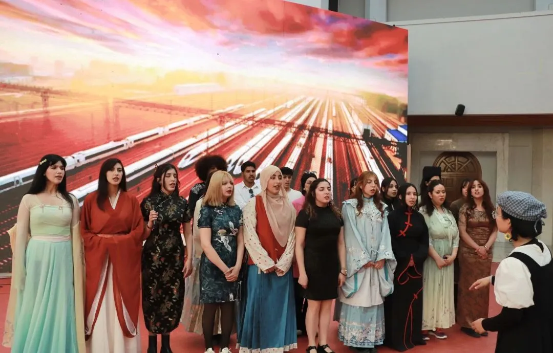 突尼斯迦太基大学孔子学院参加第40届突尼斯国际书展2 图片