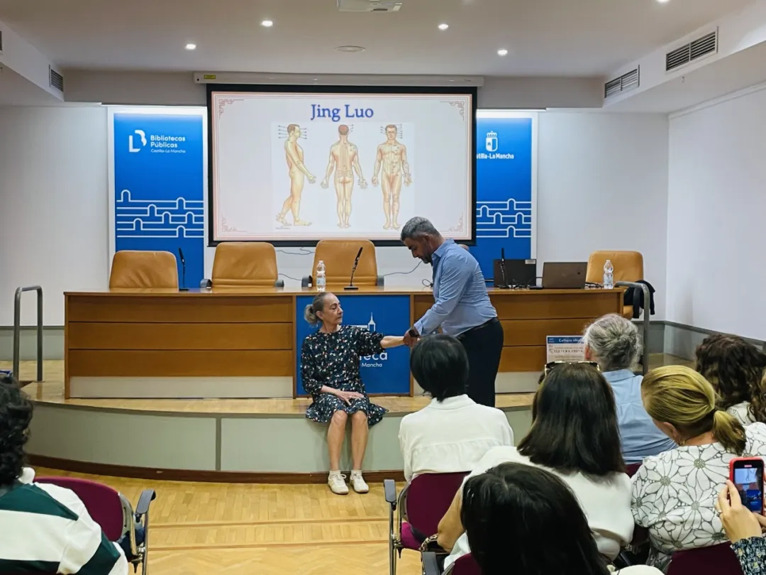 西班牙卡斯蒂利亚拉曼查大学孔子学院举办中医讲座2 图片