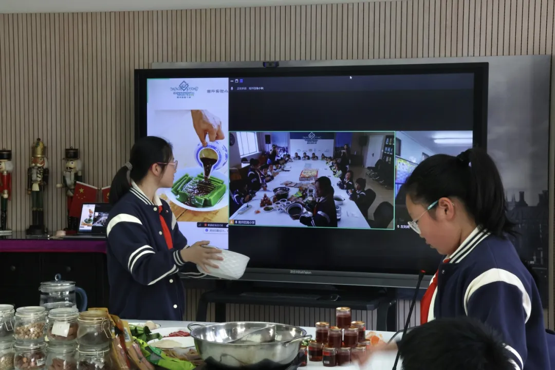 南非斯坦陵布什大学孔子学院联合举办“舌尖上的重庆”线上美食分享活动1 图片