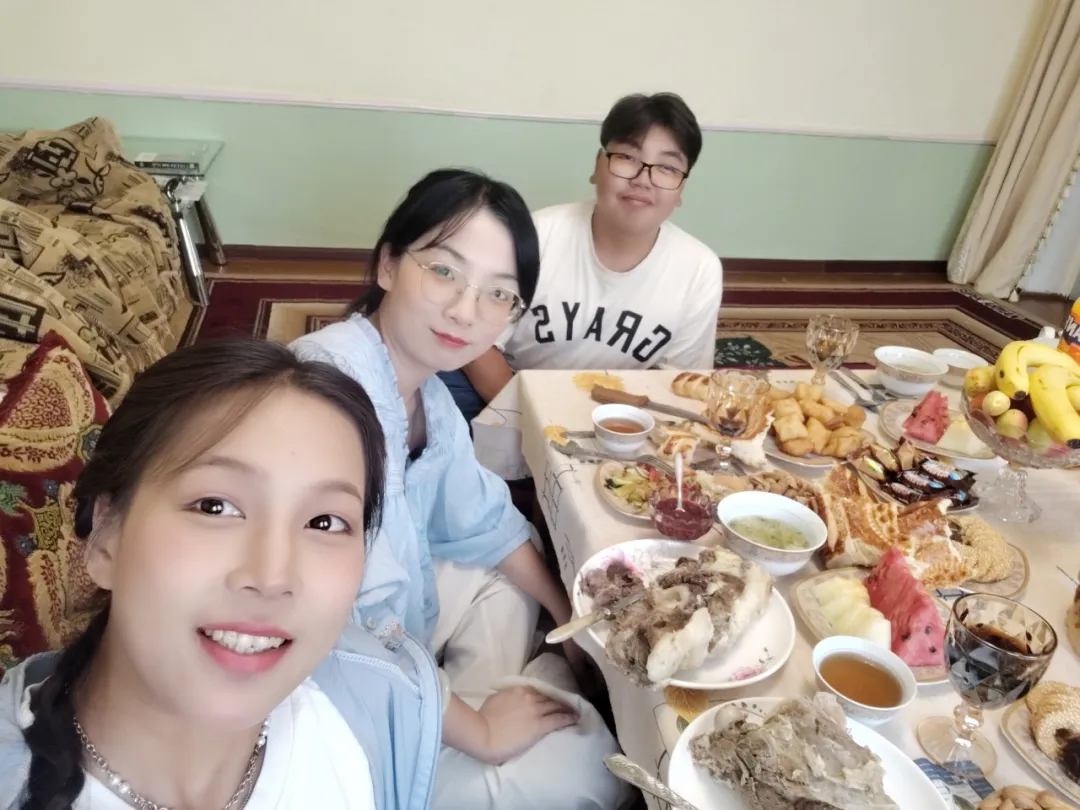 丰盛的菜肴 图片