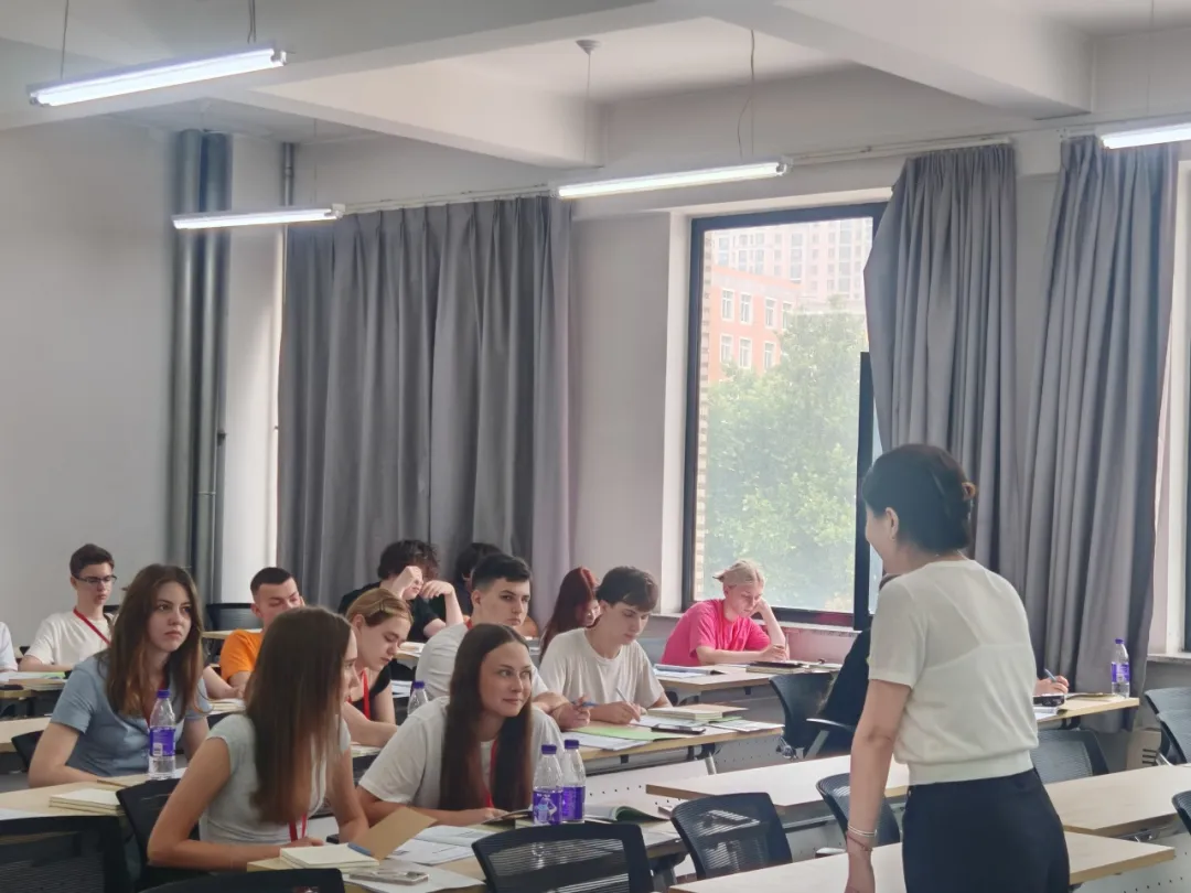 韩国顺天乡大学孔子学院举办青少年夏令营1 图片